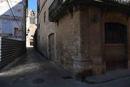 Exclusive building for sale, located in the old town of Besalú. - 4