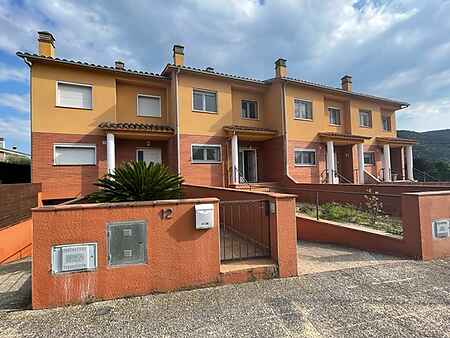 Terraced house located in the town of Besalú. - 20