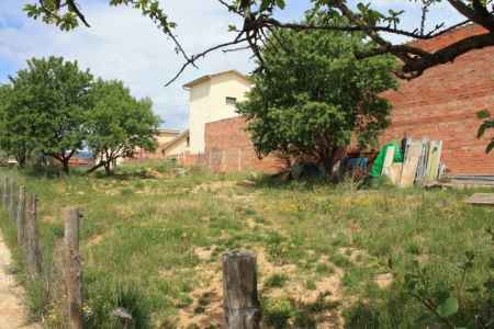 Ocasión,  Terreno en venda situado en Tortellà, con todos los servicios. - 1