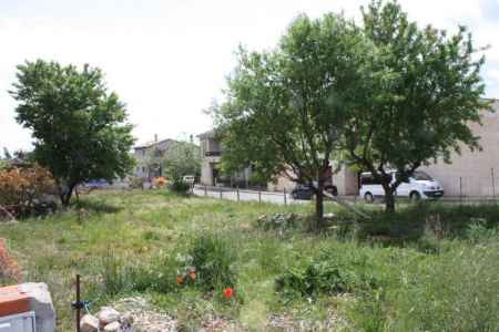 Opportunity, land for sale located in Tortellà, with all services. - 2