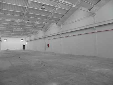 Industrial warehouse for rent, located in Besalú. - 1