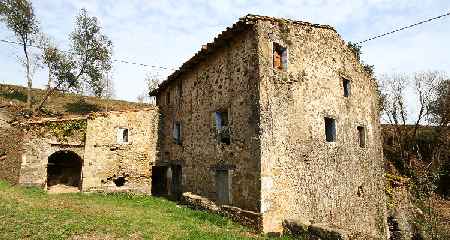 Farmhouse to be restored, ideal for a restaurant. - 0