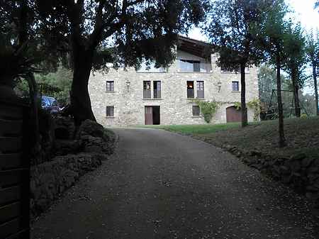 Magnífica finca ubicada a 10 minutos de Olot. - 0