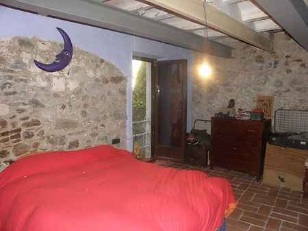 Townhouse located in the old town of Besalú. - 6