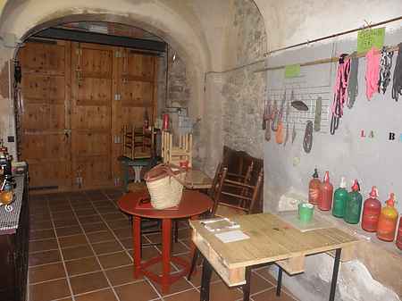 Townhouse located in the old town of Besalú. - 15