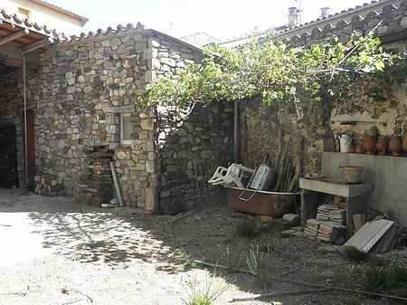 Bonica casa de poble situada a la Garrotxa. - 3