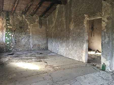 Casa de poble per restaurar situada a la Garrotxa. - 3