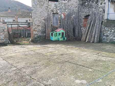 Townhouse for restoration located in La Garrotxa. - 9