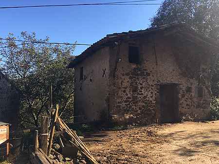 Masía habitable con anexos, situada en la Garrotxa. - 20