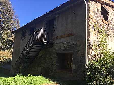 Masia habitable amb annexes,situada a la Garrotxa. - 19