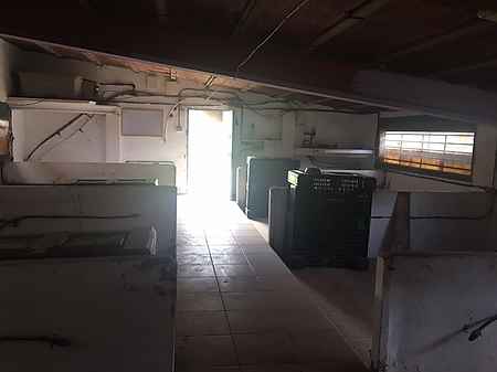 Nau de lloguer situada a les afores de Cornellà de Terri. - 1