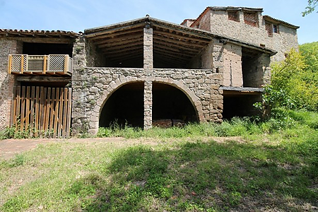 Autentica masia de 2.000m2, situada en la Garrotxa. - 0