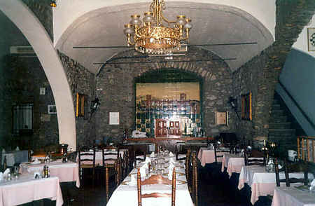 Restaurant for rent located in Besalú. - 2