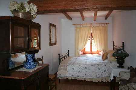 Renovated country house located in Sant Ferriol. - 12
