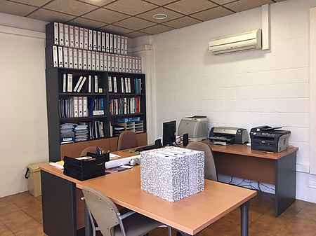 Local comercial, situado en el pueblo de Besalú - 1