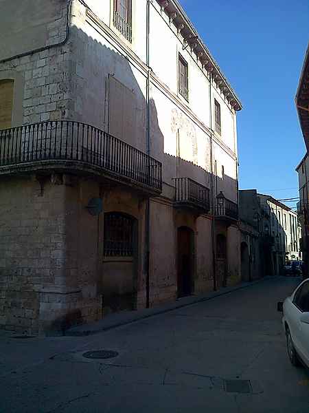 Exclusive building for sale, located in the old town of Besalú. - 8