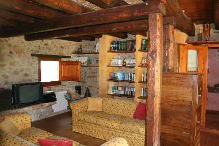 Completely restored farmhouse located in Pla de l'Estany. - 8
