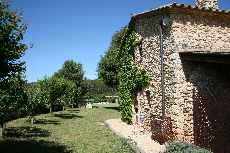 Completely restored farmhouse located in Pla de l'Estany.