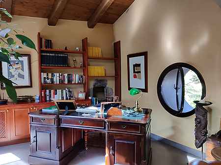 16th century farmhouse located between Pla de l'Estany and Garrotxa. - 12