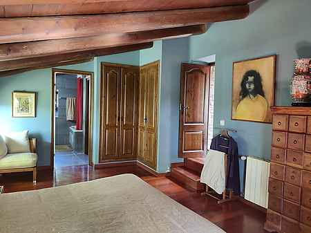 16th century farmhouse located between Pla de l'Estany and Garrotxa. - 17