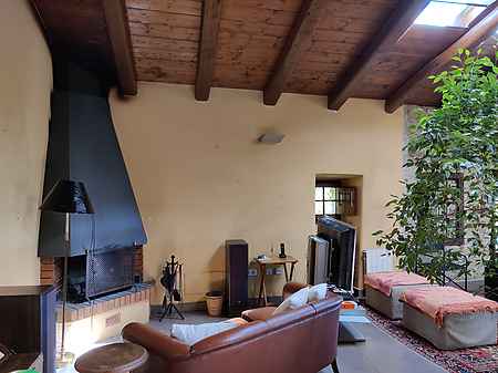 16th century farmhouse located between Pla de l'Estany and Garrotxa. - 15