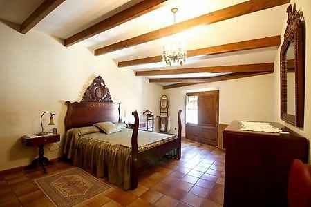 Gran casa de poble situada a Santa Pau. - 11