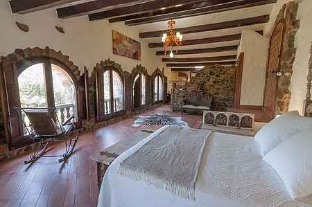 Magnificent country estate for sale located in La Garrotxa. - 8