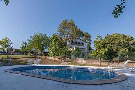 Magnificent country estate for sale located in La Garrotxa. - 0