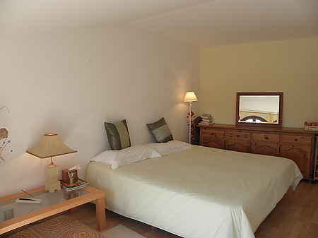Apartment for sale located in the old town of Besalú. - 12