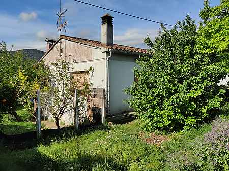 Casa de planta baixa situada a Besalú. - 0