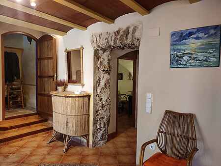 Preciosa casa rústica, situada en el pueblo de Serinyà. - 2