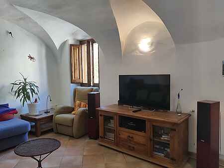 Preciosa casa rústica, situada en el pueblo de Serinyà. - 11