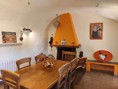 Preciosa casa rústica, situada en el pueblo de Serinyà. - 15