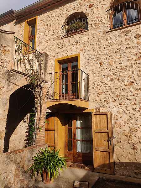 Bonica casa rústica, situada al poble de Serinyà - 41