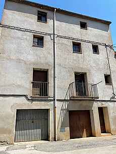 Townhouse for sale located in the village of Argelaguer.