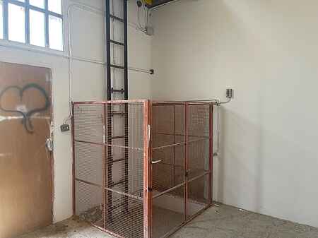 Warehouse for sale located in Besalú. - 2
