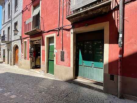 Commercial property located in the old town of Besalú. - 6