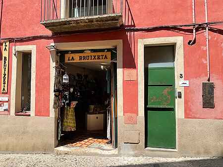 Local comercial, situat al casc antic de Besalú. - 5