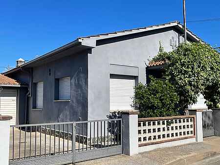 Detached single-story house located in Besalú. - 10