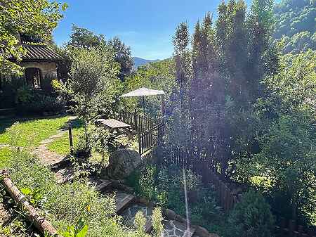 Farmhouse for sale, located in the Vall d'en Bas. - 1