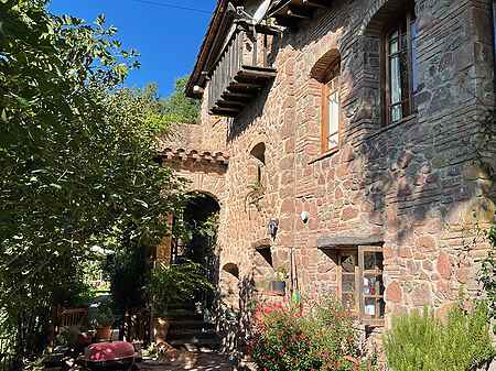 Farmhouse for sale, located in the Vall d'en Bas. - 0