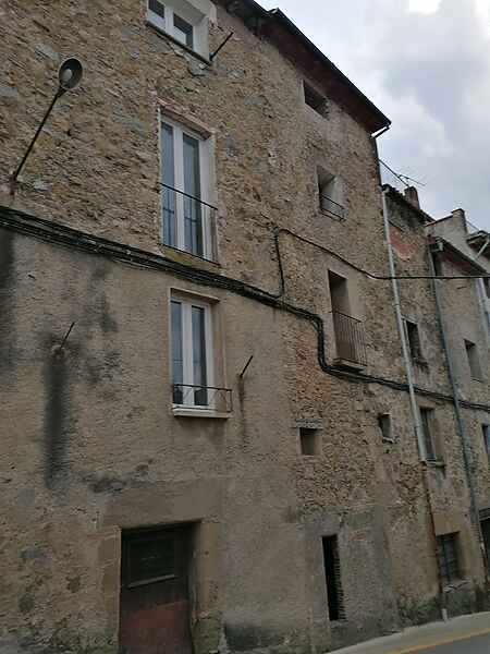 Casa de poble situada a Sant Esteve d'en Bas. - 0