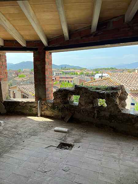 Large townhouse for sale, located in the village of Serinyà. - 4