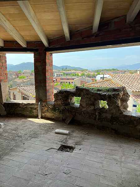 Gran casa de pueblo en venta, situada en el pueblo de Serinyà. - 2