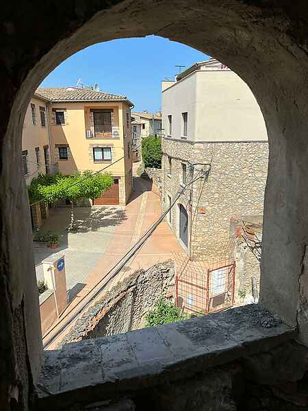 Gran casa de pueblo en venta, situada en el pueblo de Serinyà. - 3