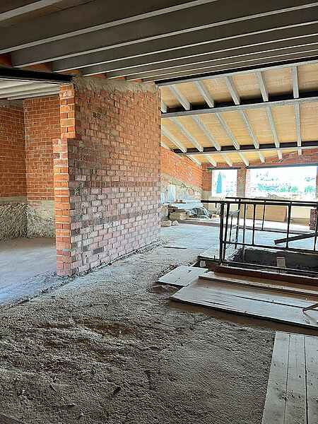 Gran casa de poble en venda, situada al poble de Serinyà. - 1