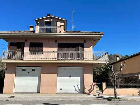 Casa de 403m2 amb jardí, hort i opcions per a dos habitatges i/o negoci. - 10
