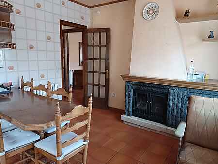 House of 403m2 with garden, orchard, and options for two homes and/or business. - 9
