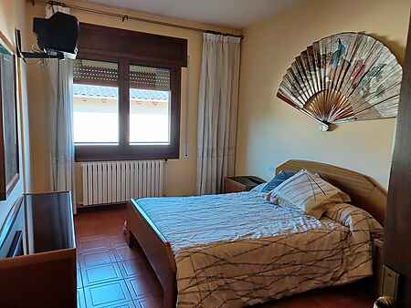 House of 403m2 with garden, orchard, and options for two homes and/or business. - 16