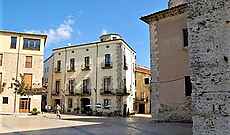 Magnificent hotel for sale, located in the beautiful town of Besalú.